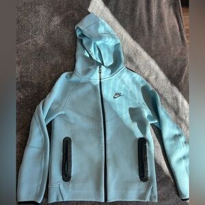Nike tech youth size large